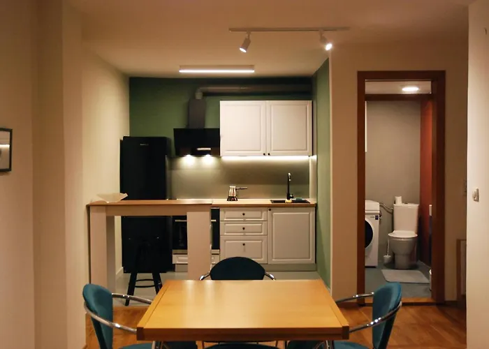 Heart Of The 아파트 *